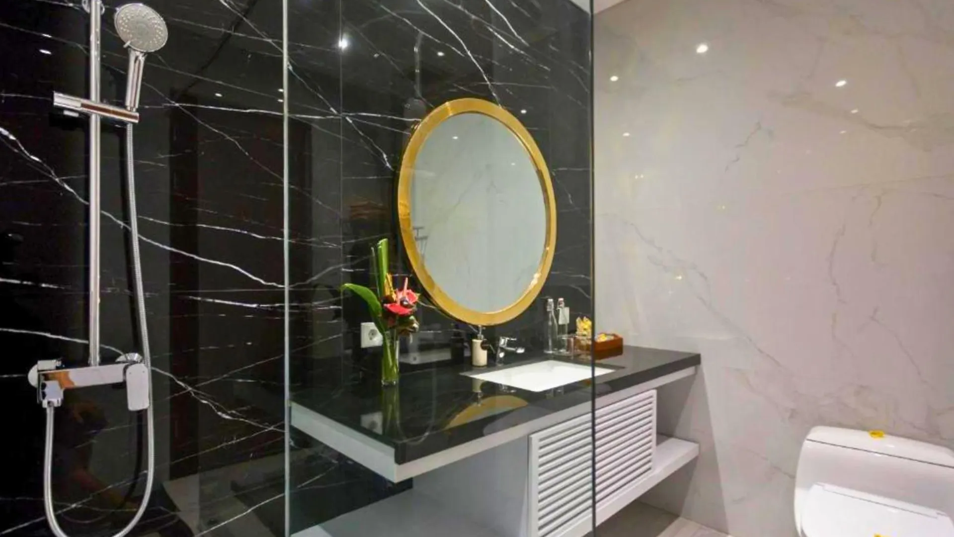 Lashana 3 Bedroom Private Pool Villa Zn221 Legian  Indonesia