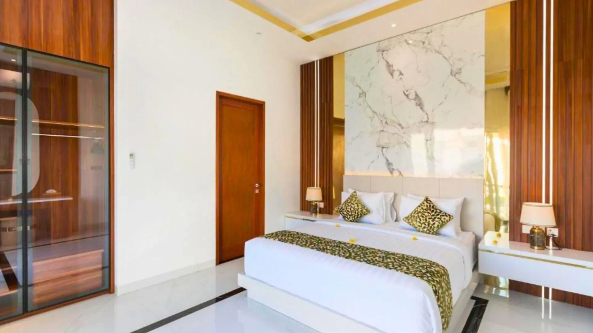 Lashana 3 Bedroom Private Pool Villa Zn221 Legian